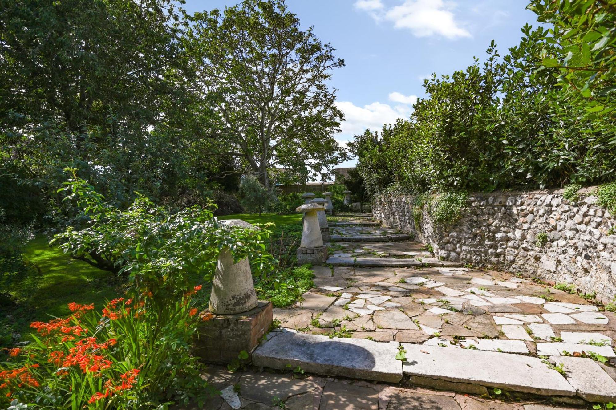 Walnut Tree House Villa Rustington Dış mekan fotoğraf