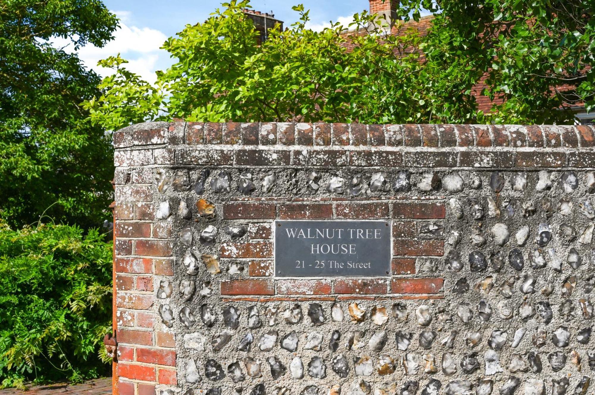 Walnut Tree House Villa Rustington Dış mekan fotoğraf
