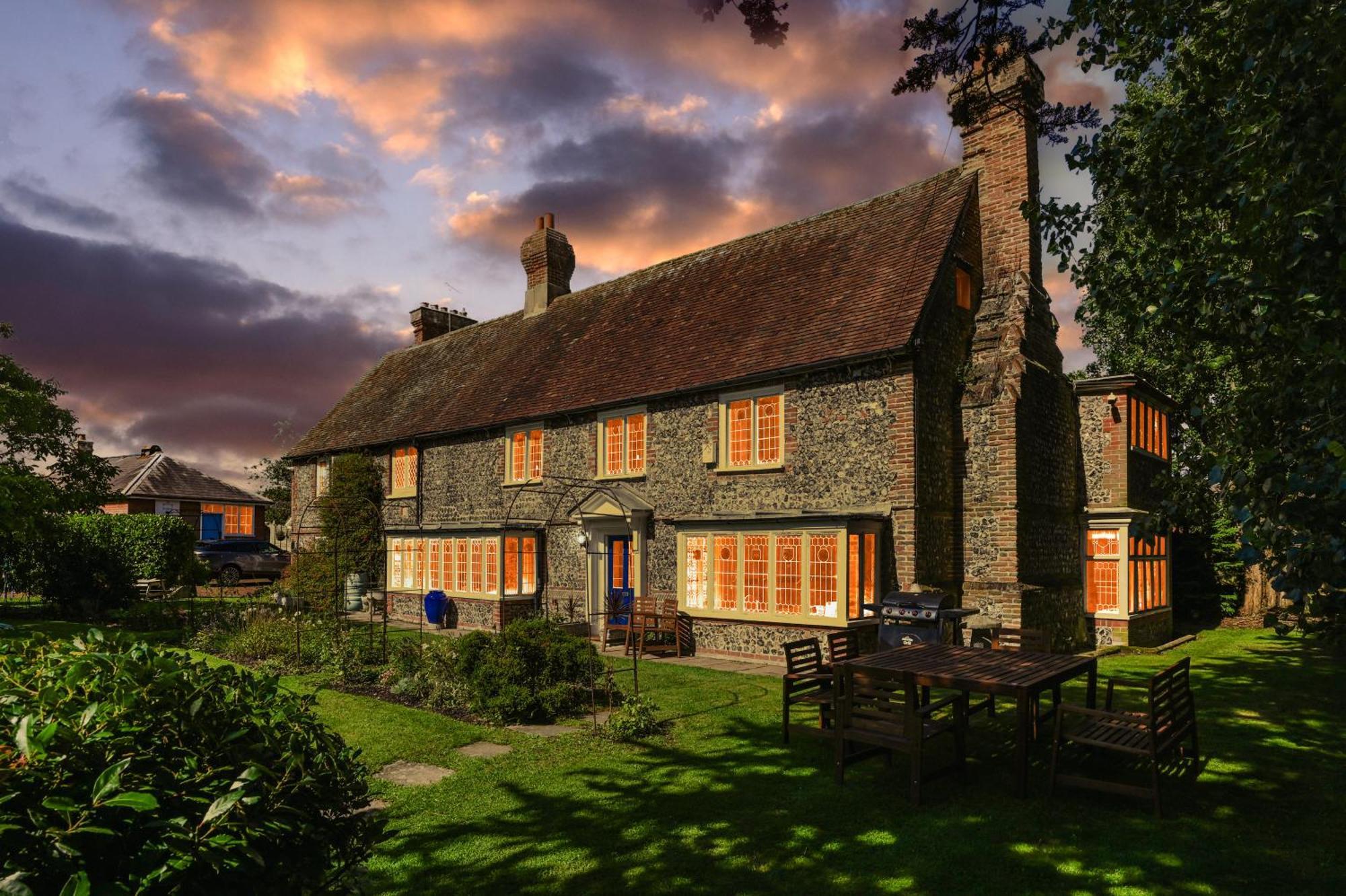 Walnut Tree House Villa Rustington Dış mekan fotoğraf