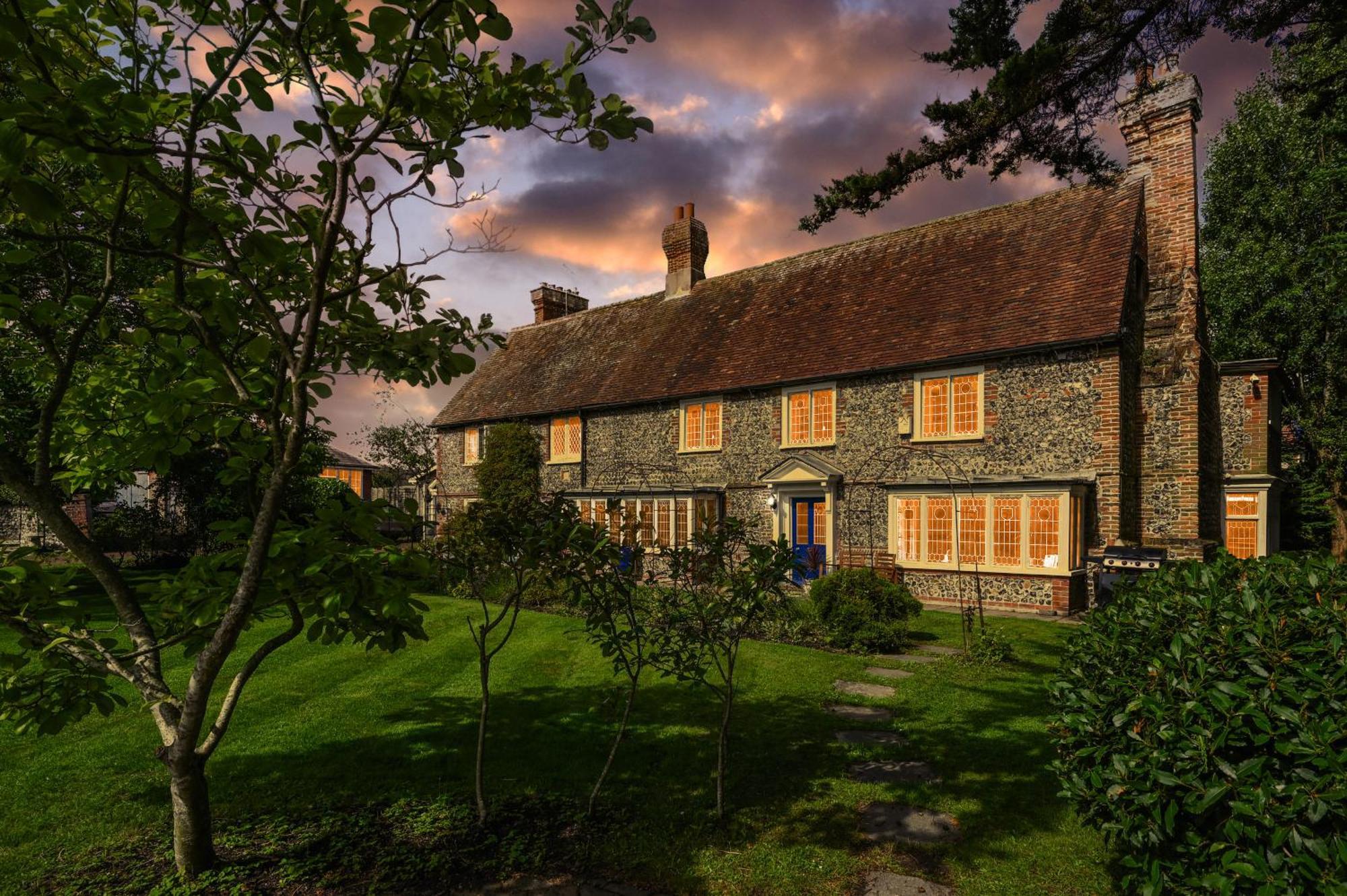 Walnut Tree House Villa Rustington Dış mekan fotoğraf